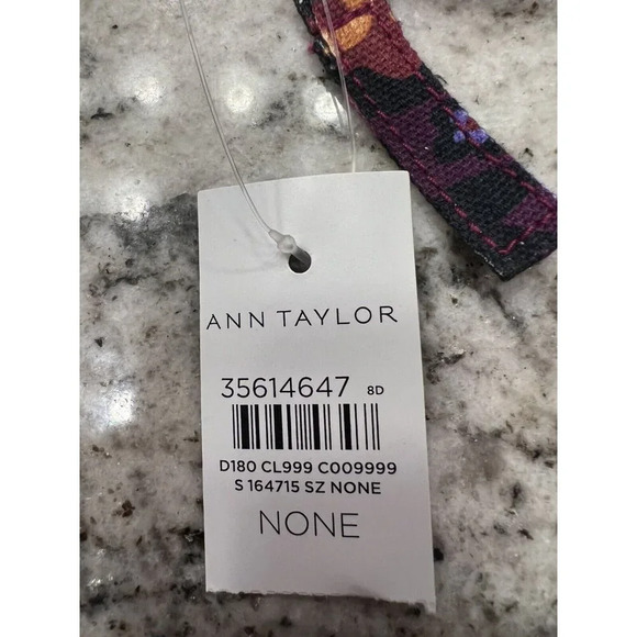 Ann Taylor Purple Floral Cosmetic Travel Bag Wristlet Clutch NWT - Picture 3 of 4